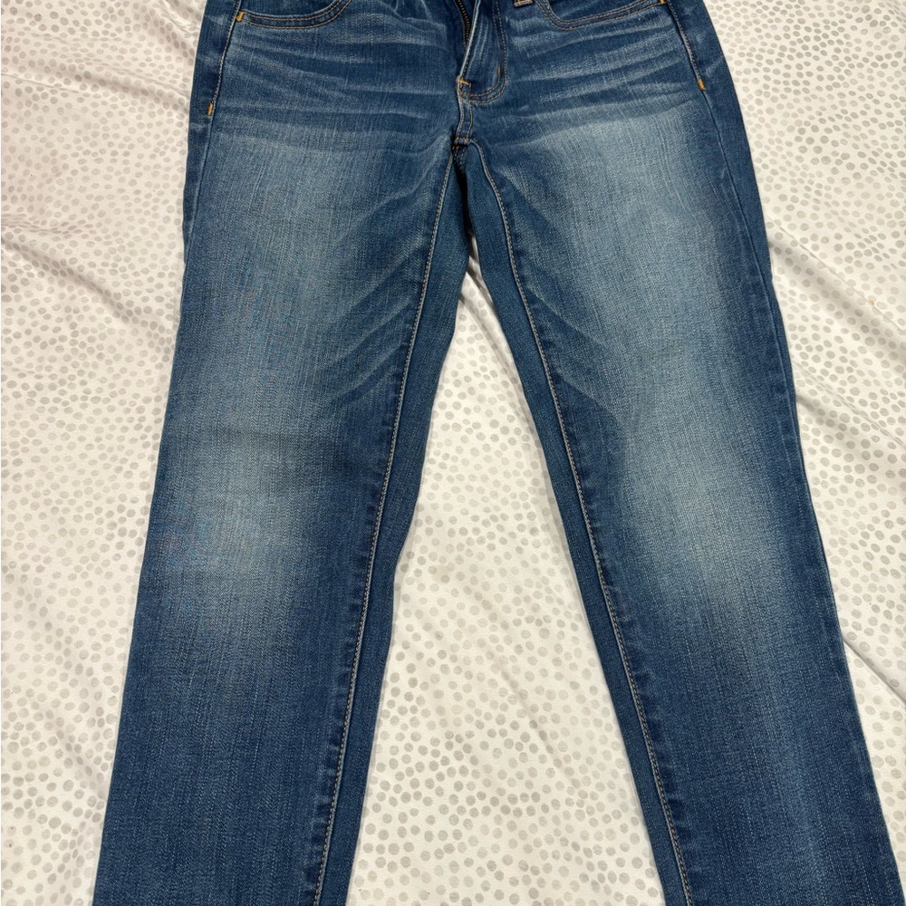 Blue Straight Leg Jeans with Classic Denim Look